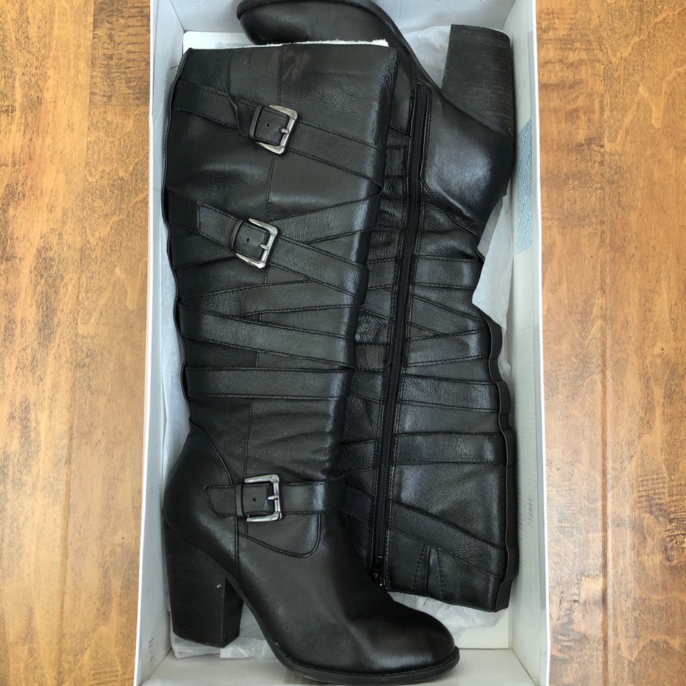 Black leather Steve Madden boots